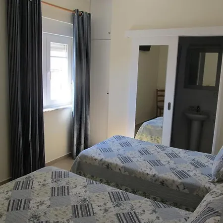 Casa Penedo Do Forno Bed & Breakfast